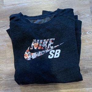 Nike SB crewneck